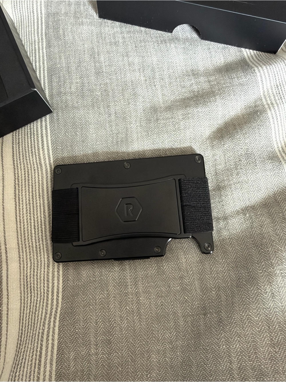Ridge Style Black Metal Card Holder with Elastic Strap